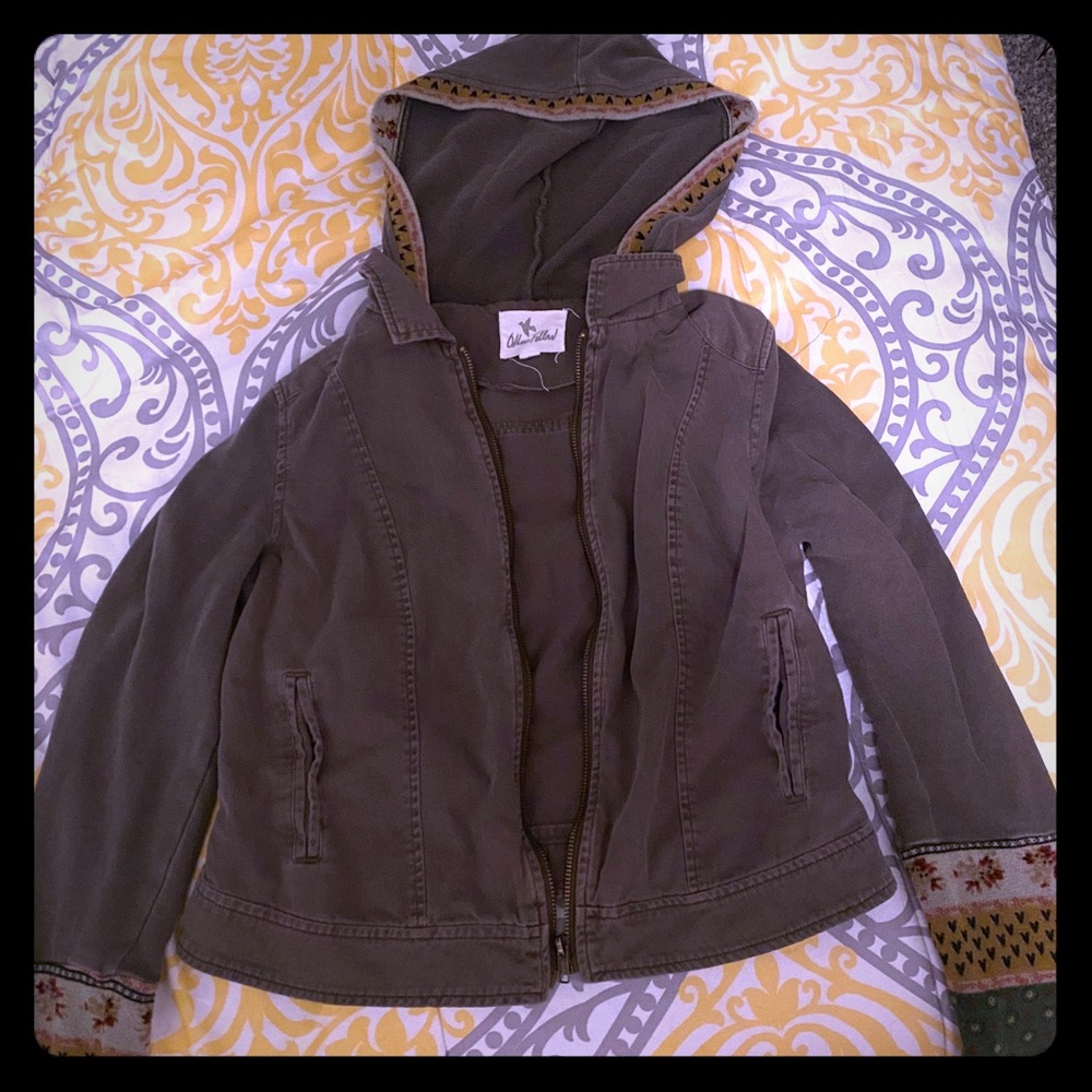Green and printed light jacket size large